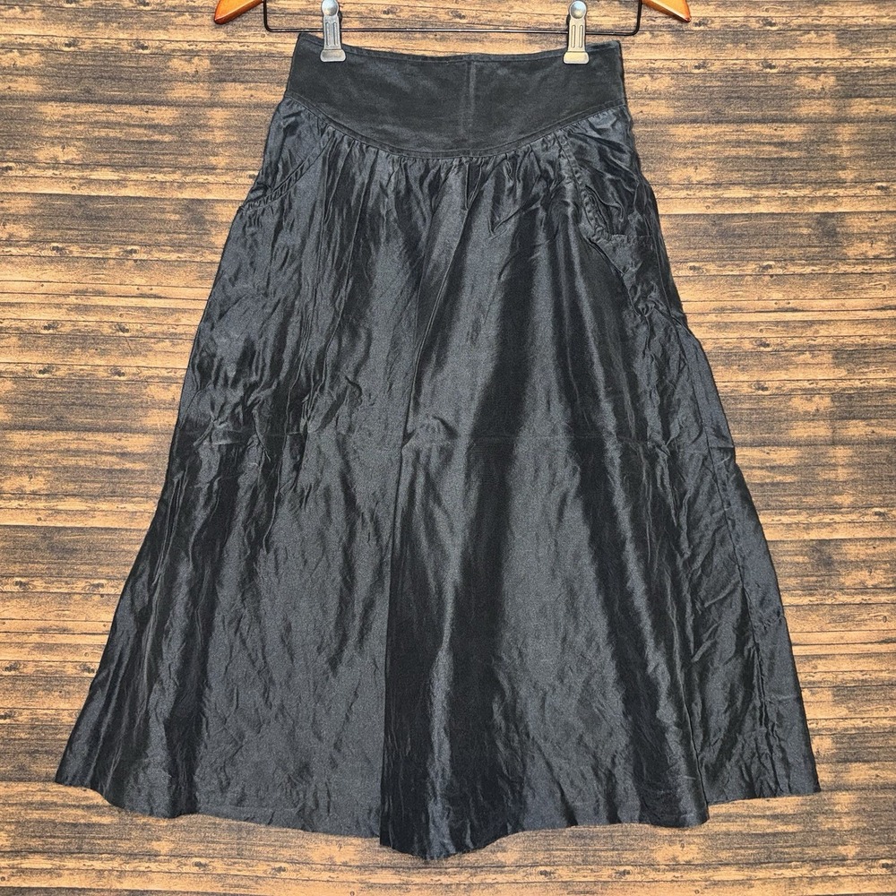 Lips By Betsy Gonzalez Vtg Black 100% Silk Pockets Midi Skirt Size 8